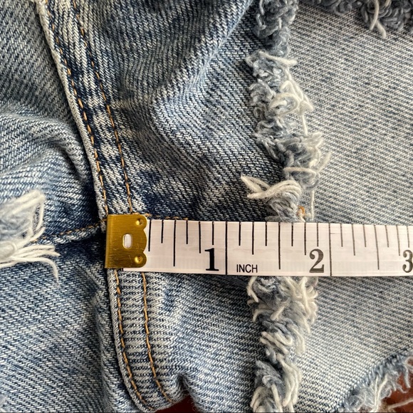 Vintage Calvin Klein cut off shorts - Picture 4 of 4